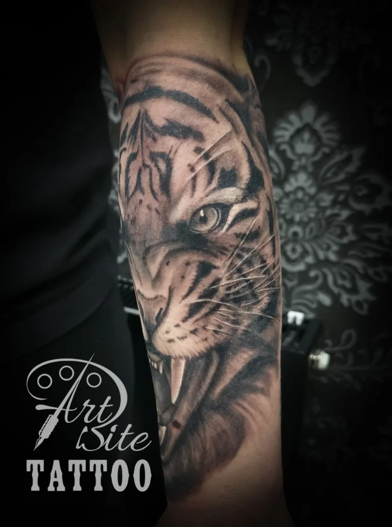 Detajlno izdelan tattoo